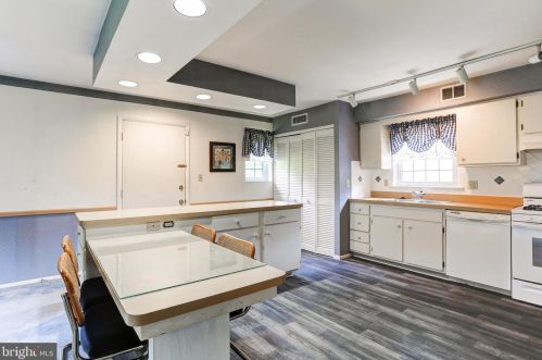 173 Valleybrook Dr, Lancaster PA  17601-4619 exterior