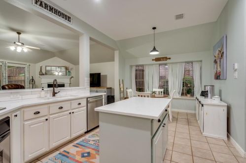 4528 Delaina Dr, Lewisville, TX 75022-0995