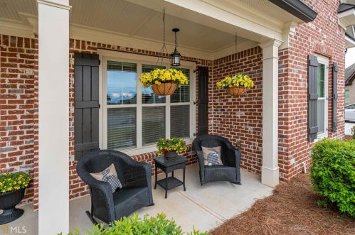 1405 Club Estates Ct, Statham, GA 30666-2659