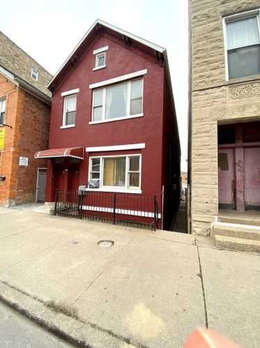 242 26th St, Chicago, IL 60616-2204