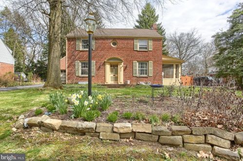 205 Valley Rd, Harrisburg, PA 17104-1431