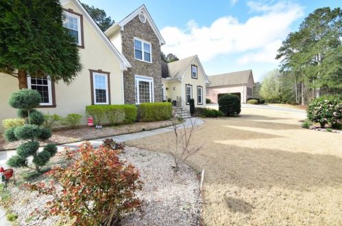 1604 Beaver Creek Ln, Lithonia, GA 30078-6679