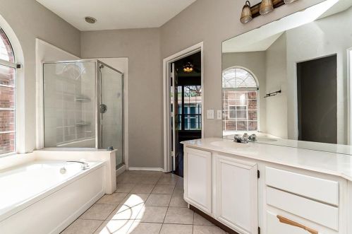 4621 Parkview Ln, Fort Worth TX  76137-5457 exterior