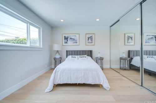 6372 Heil Ave, Huntington Beach CA  92647-4232 exterior