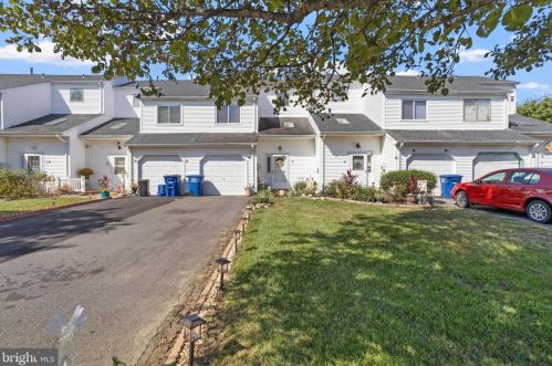 6 Basil Dr, Lumberton Township, NJ 08048-4208