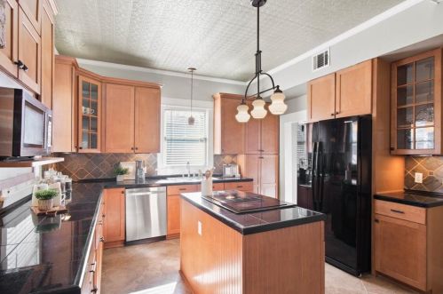 2249 6th Ave, Fort Worth TX  76110-1807 exterior