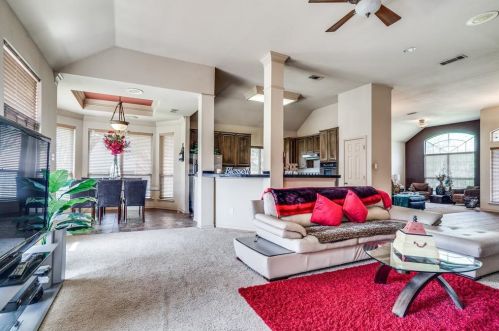 2300 Manchester Ct, Carrollton TX exterior