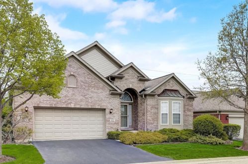 9312 Dunmore Dr, Orland Park, IL 60462-1151