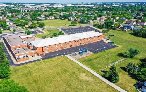 1276 Clare Ct, Carol Stream IL  60188-6011 exterior