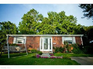 1210 Hale Dr, Hampton, VA 23663-1950