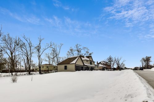 138 Hillside Ln, Willowbrook IL  exterior