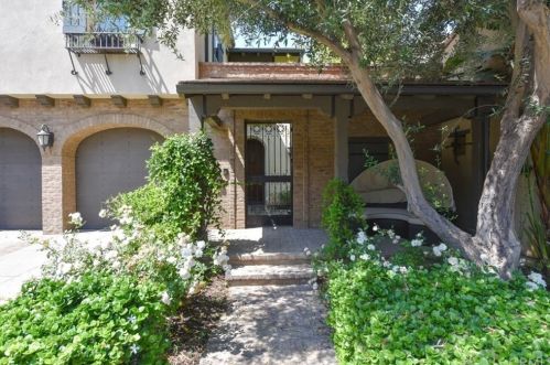 66 Homeland, Irvine, CA 92618-8801