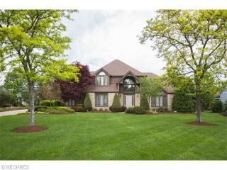 30996 Pinehurst Dr, Cleveland OH  44117-2244 exterior