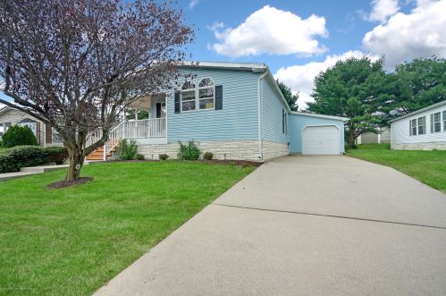 43 Pine Ridge Blvd, Lakehurst, NJ 08759-3540