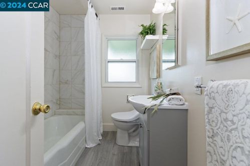 1945 Encima Dr, Concord CA  94519-2207 exterior