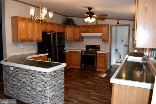 1552 Cannon Hill Rd, Hedgesville, WV 25427-7280