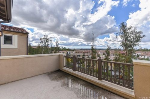 120 Long Fence, Irvine CA  92602-1807 exterior