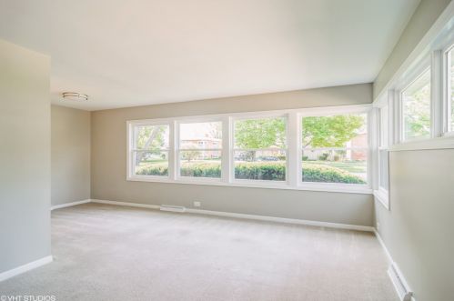 346 Cheryl Ln, Palatine, IL 60067-6808