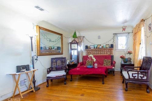 913 Maple St, Glendale CA  91205-1828 exterior