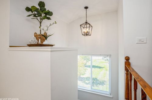 7531 Bristol Ln, Hanover Park, IL 60133-7202