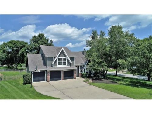 5106 Anderson St, Shawnee Mission, KS 66226-3811