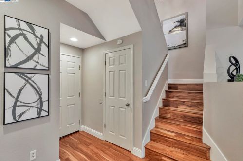 10849 Mcpeak Ln, Pleasanton, CA 94568-5543