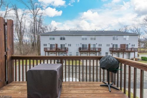 605 Tulsa Ct, Hackettstown NJ  07840-1694 exterior