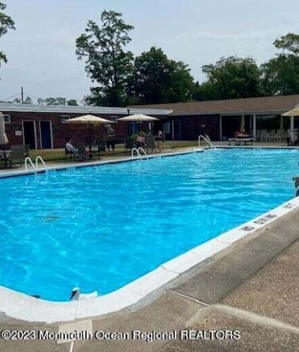 43 Laurel Pl, Tinton Falls NJ  07724-1850 exterior