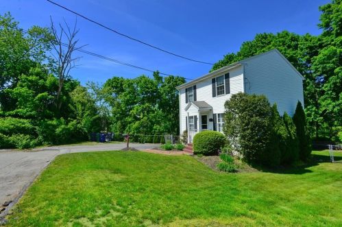 8 Jackson St, Warwick, RI 02888-2028