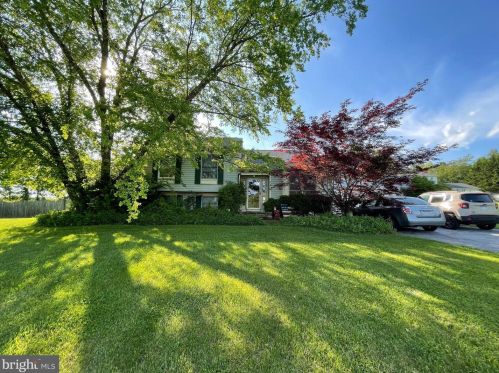 21 Cloverdale Rd, Charles Town, WV 25414-4330