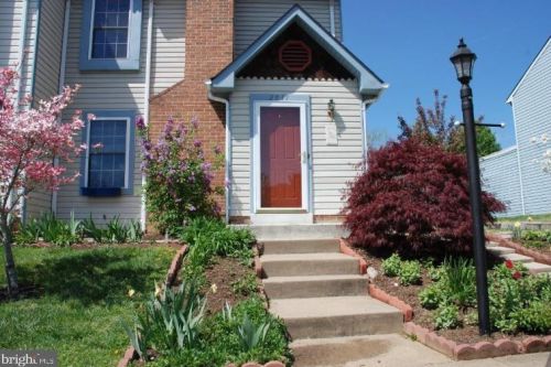 2211 Hamway Dr, Fredericksburg, VA 22407-1379