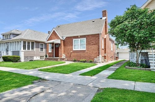4827 Hickory Ave, Hammond, IN 46327-1859