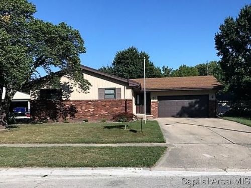 2428 Tamaroa Trl, Springfield IL  62702-1358 exterior