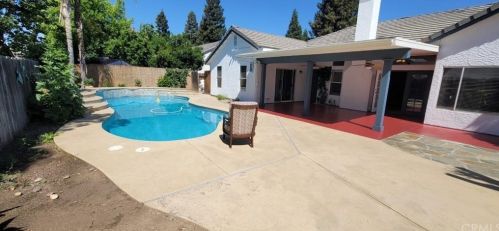 2134 Cromwell Ave, Clovis, CA 93611-8114