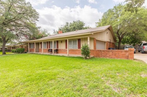 4305 Barcelona Dr, Fort Worth, TX 76133-5409