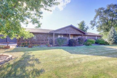 210 1st St, Hume, IL 61932-7020