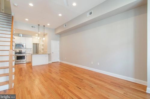 1132 Emily St, Philadelphia PA  19148-5518 exterior
