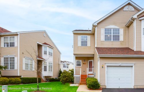 112 Cheyenne St, Tinton Falls, NJ 07712-7752