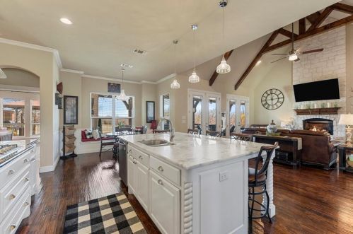 7662 Ben Day Murrin Rd, Fort Worth TX  76126-9384 exterior
