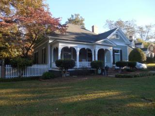 29 Nimmons St, Newnan, GA 30263-2609