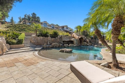 230 Country Hill Rd, Anaheim CA  92808-1352 exterior