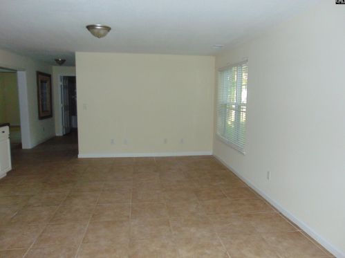 105 Sherrywood Dr, Cayce-West Columbia SC  29169-5409 exterior