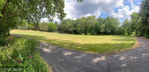 1486 Briarknoll Dr, Saint Paul MN  55112-1975 exterior
