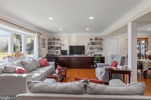 7319 Beverly Park, Springfield VA  22150-3162 exterior