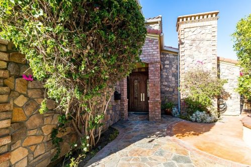 3600 Primrose Cir, Seal Beach, CA 90740-3130