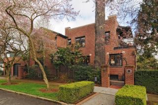 701 35th Ave, Seattle WA  98144-3301 exterior