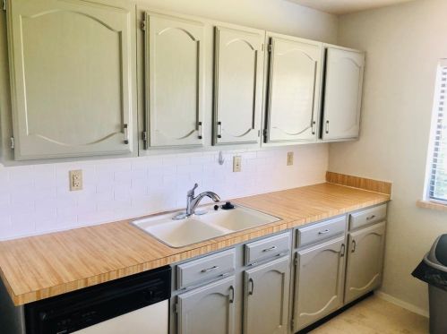 2113 Kings Rd, Carrollton TX  75007-3227 exterior