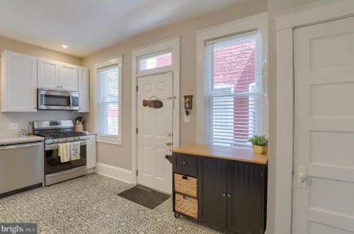 624 Pne St, Lancaster PA  17603-2824 exterior