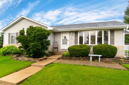 2701 Joe Adler Dr, Plainfield, IL 60586-6804