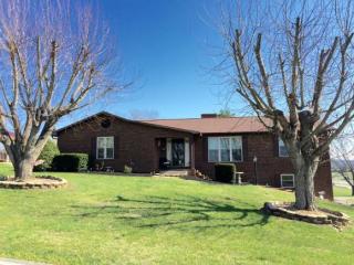 64 Jay Brooks St, Greeneville, TN 37745-3093